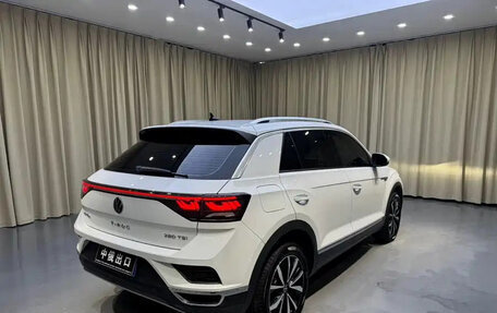 Volkswagen T-Roc I, 2023 год, 1 700 000 рублей, 7 фотография