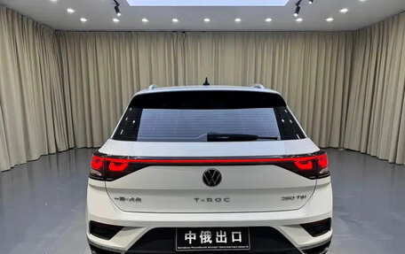 Volkswagen T-Roc I, 2023 год, 1 700 000 рублей, 6 фотография