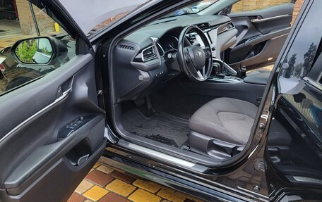 Toyota Camry, 2020 год, 2 700 000 рублей, 4 фотография