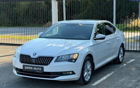 Skoda Superb III рестайлинг, 2016 год, 1 949 000 рублей, 3 фотография