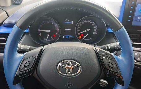 Toyota C-HR I рестайлинг, 2021 год, 1 659 000 рублей, 8 фотография