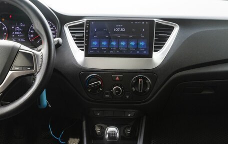 Hyundai Solaris II рестайлинг, 2018 год, 1 050 000 рублей, 20 фотография