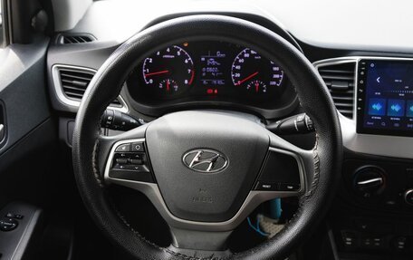 Hyundai Solaris II рестайлинг, 2018 год, 1 050 000 рублей, 16 фотография