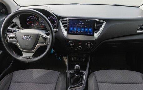 Hyundai Solaris II рестайлинг, 2018 год, 1 050 000 рублей, 15 фотография