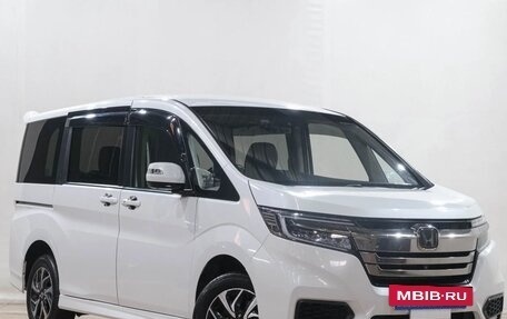 Honda Stepwgn IV, 2017 год, 2 499 000 рублей, 2 фотография