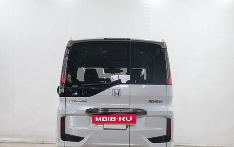 Honda Stepwgn IV, 2017 год, 2 499 000 рублей, 6 фотография