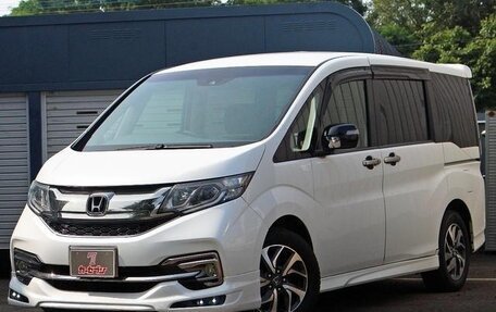 Honda Stepwgn IV, 2017 год, 1 430 000 рублей, 2 фотография