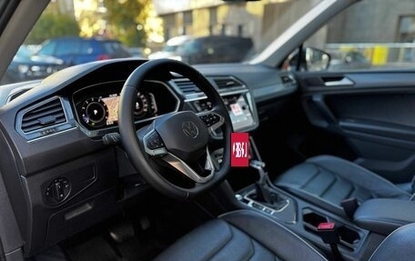 Volkswagen Tiguan II, 2022 год, 2 775 000 рублей, 7 фотография