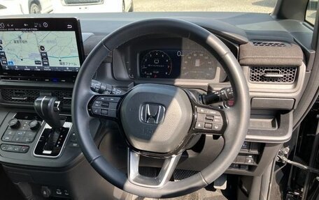 Honda Stepwgn, 2023 год, 2 190 000 рублей, 14 фотография