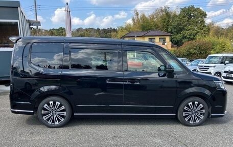 Honda Stepwgn, 2023 год, 2 190 000 рублей, 7 фотография