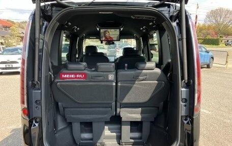 Honda Stepwgn, 2023 год, 2 190 000 рублей, 18 фотография