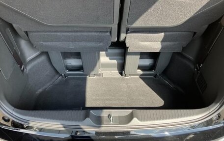 Honda Stepwgn, 2023 год, 2 190 000 рублей, 21 фотография