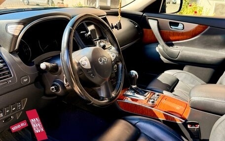 Infiniti QX70, 2015 год, 3 200 000 рублей, 10 фотография