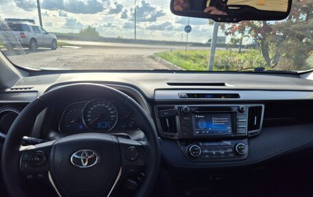 Toyota RAV4, 2015 год, 1 800 000 рублей, 5 фотография