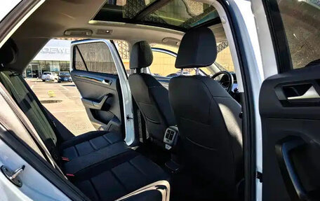 Volkswagen T-Roc I, 2023 год, 1 242 000 рублей, 17 фотография