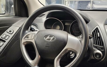 Hyundai ix35 I рестайлинг, 2015 год, 1 390 000 рублей, 10 фотография