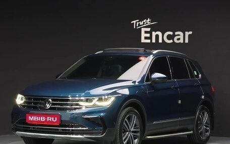 Volkswagen Tiguan II, 2022 год, 4 660 000 рублей, 1 фотография