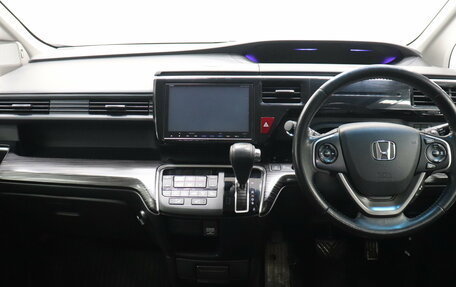 Honda Stepwgn IV, 2017 год, 1 772 000 рублей, 9 фотография