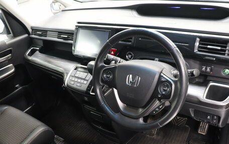 Honda Stepwgn IV, 2017 год, 1 772 000 рублей, 8 фотография