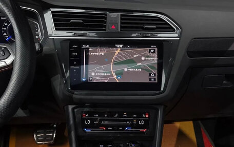 Volkswagen Tiguan II, 2022 год, 4 660 000 рублей, 13 фотография