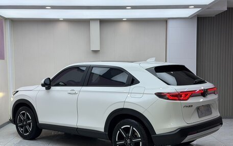 Honda Vezel, 2023 год, 1 830 000 рублей, 6 фотография