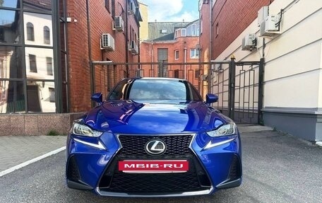 Lexus IS III, 2018 год, 3 950 000 рублей, 2 фотография