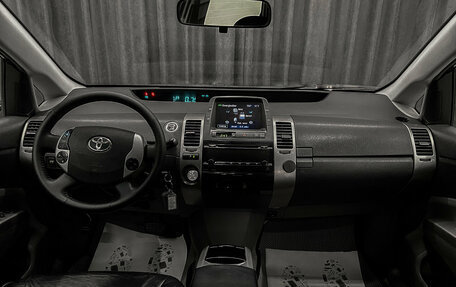 Toyota Prius, 2008 год, 760 000 рублей, 10 фотография