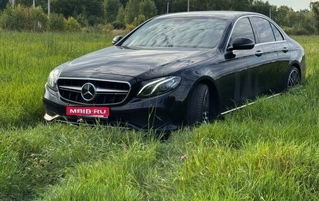 Mercedes-Benz E-Класс, 2017 год, 3 500 000 рублей, 1 фотография