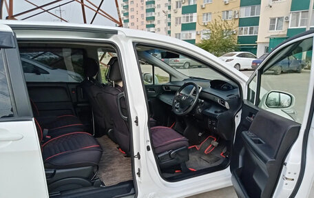 Honda Freed I, 2013 год, 927 000 рублей, 7 фотография