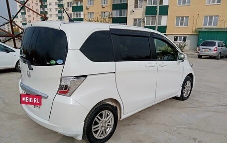 Honda Freed I, 2013 год, 927 000 рублей, 2 фотография