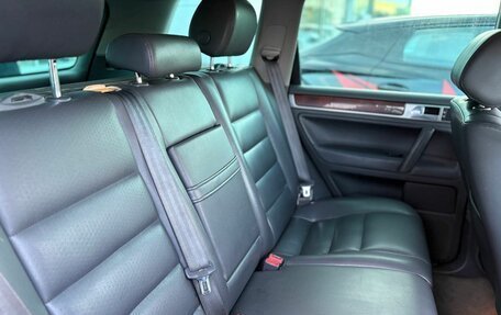 Volkswagen Touareg III, 2004 год, 592 000 рублей, 10 фотография