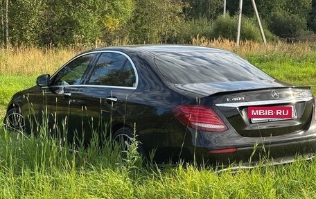 Mercedes-Benz E-Класс, 2017 год, 3 500 000 рублей, 4 фотография