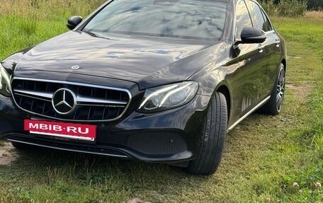 Mercedes-Benz E-Класс, 2017 год, 3 500 000 рублей, 5 фотография