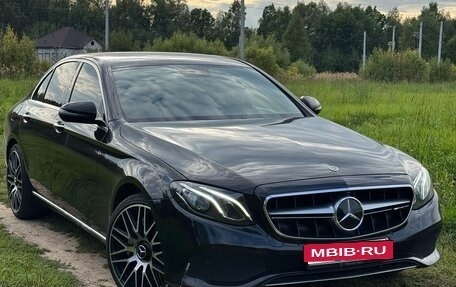 Mercedes-Benz E-Класс, 2017 год, 3 500 000 рублей, 6 фотография