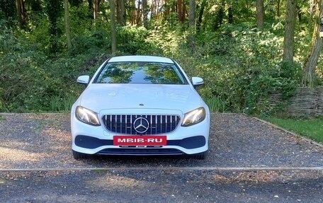 Mercedes-Benz E-Класс, 2019 год, 4 100 000 рублей, 6 фотография