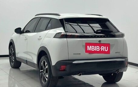 Peugeot 2008 II, 2023 год, 1 390 000 рублей, 4 фотография