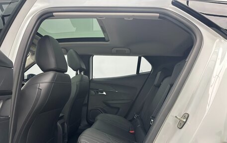 Peugeot 2008 II, 2023 год, 1 390 000 рублей, 9 фотография