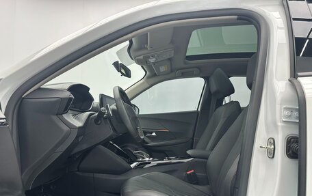 Peugeot 2008 II, 2023 год, 1 390 000 рублей, 8 фотография