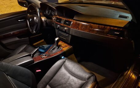 BMW 3 серия, 2010 год, 1 380 000 рублей, 16 фотография