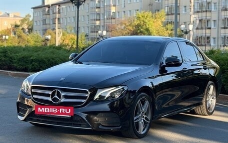 Mercedes-Benz E-Класс, 2019 год, 3 450 000 рублей, 5 фотография