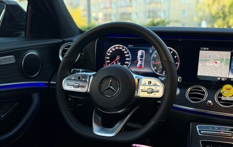 Mercedes-Benz E-Класс, 2019 год, 3 450 000 рублей, 36 фотография