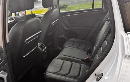 Volkswagen Tiguan II, 2020 год, 3 699 000 рублей, 17 фотография
