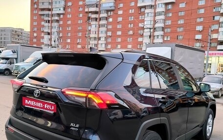 Toyota RAV4, 2020 год, 3 650 000 рублей, 4 фотография