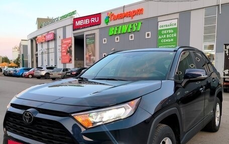 Toyota RAV4, 2020 год, 3 650 000 рублей, 2 фотография