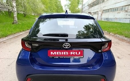 Toyota Yaris, 2022 год, 1 450 000 рублей, 7 фотография