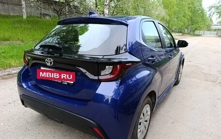 Toyota Yaris, 2022 год, 1 450 000 рублей, 6 фотография