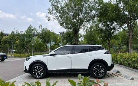 Peugeot 2008 II, 2022 год, 1 210 000 рублей, 4 фотография