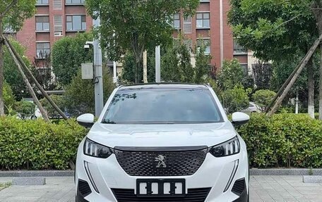 Peugeot 2008 II, 2022 год, 1 210 000 рублей, 2 фотография