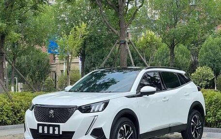Peugeot 2008 II, 2022 год, 1 210 000 рублей, 3 фотография