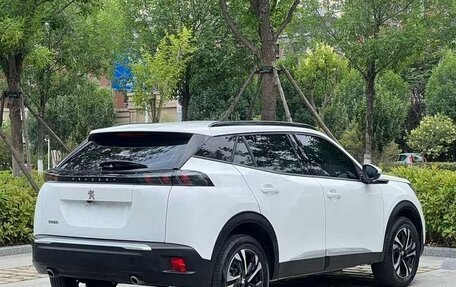 Peugeot 2008 II, 2022 год, 1 210 000 рублей, 8 фотография